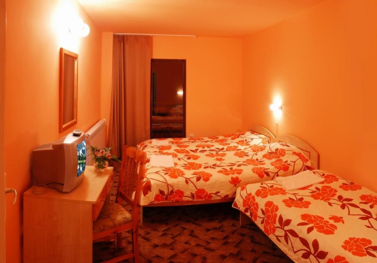 Tourist Center Momina Krepost Hotel Veliko Tarnovo Exterior photo